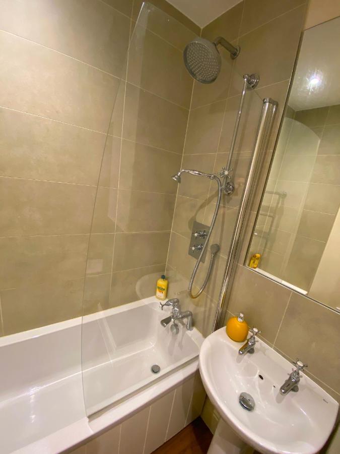 Deluxe High Street Apartment Canterbury Exterior foto